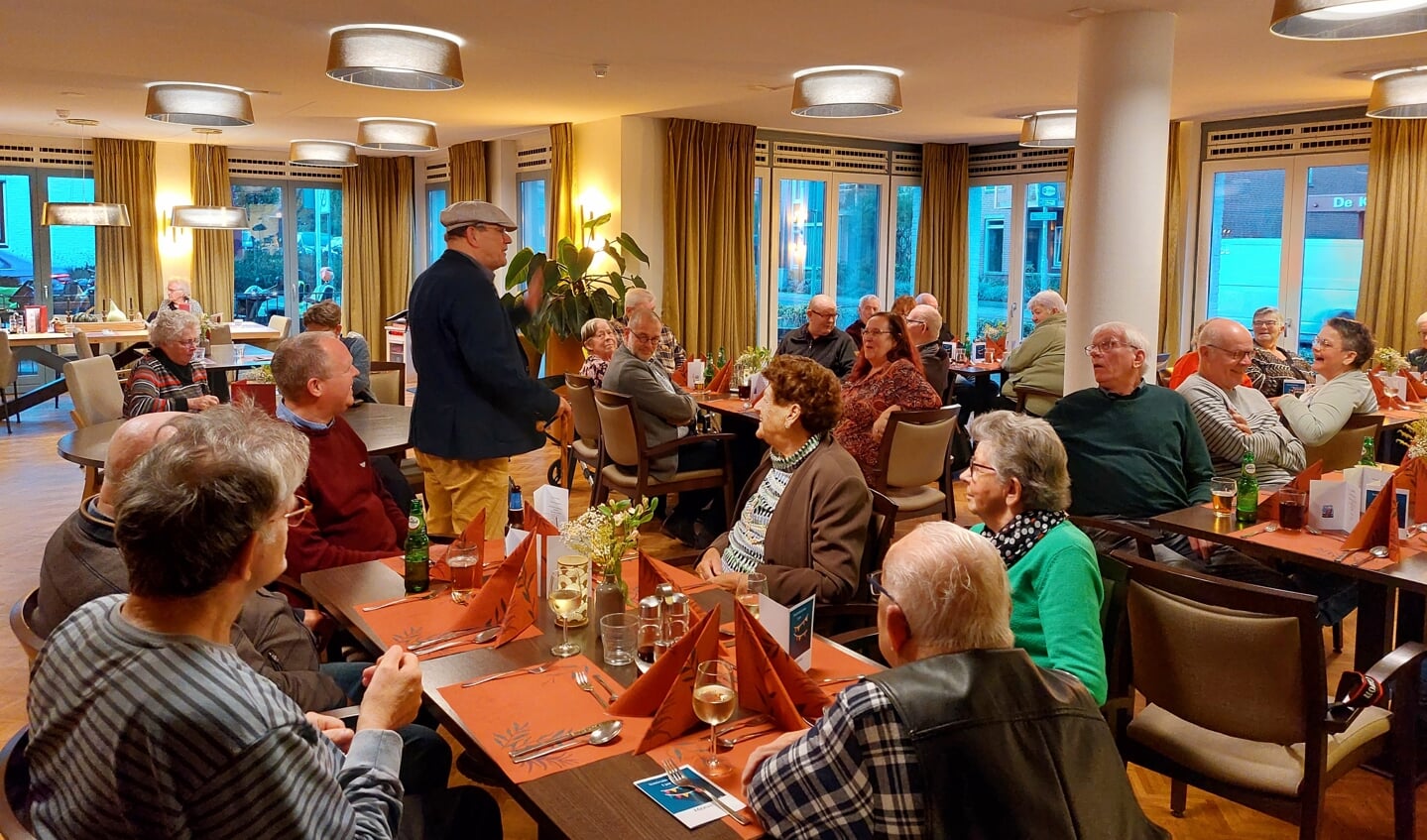 Wethouder Wikkerink als 80-plusser. Foto: Glimlach producties