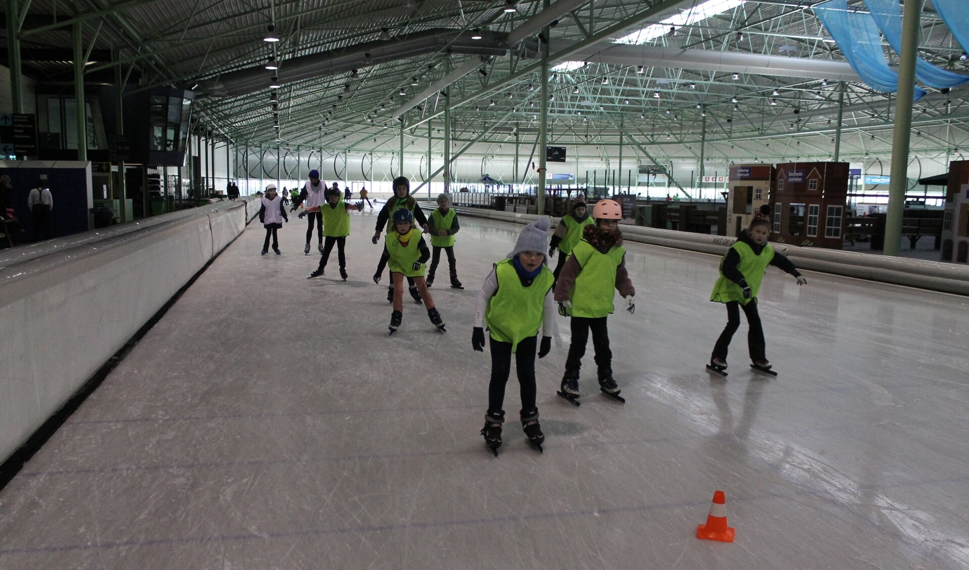 De jaarlijkse schaatsclinic zorgt voor een prima basis om het ijs op te gaan komende winterperiode. Foto: PR