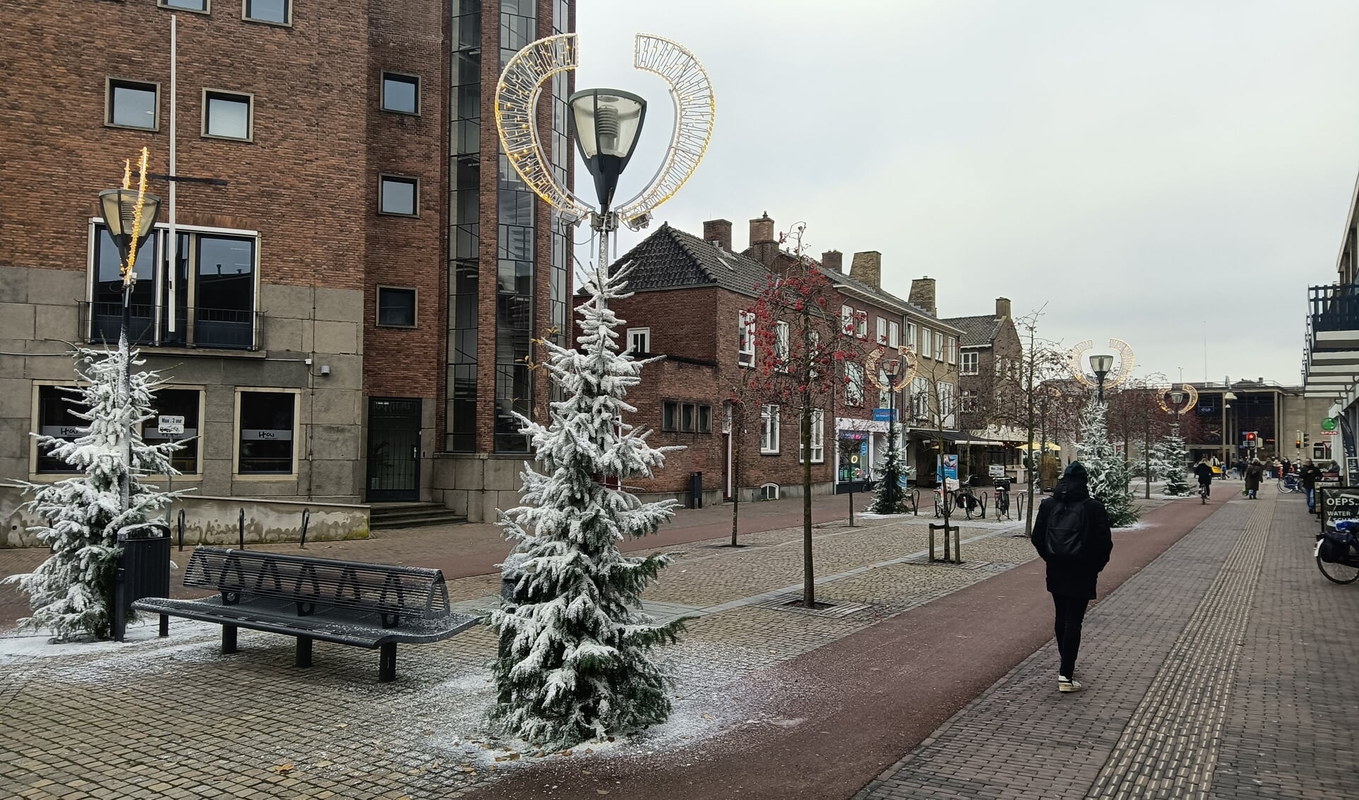 De Zutphense binnenstad is in winterse sferen gebracht. Foto's: Rudi Hofman