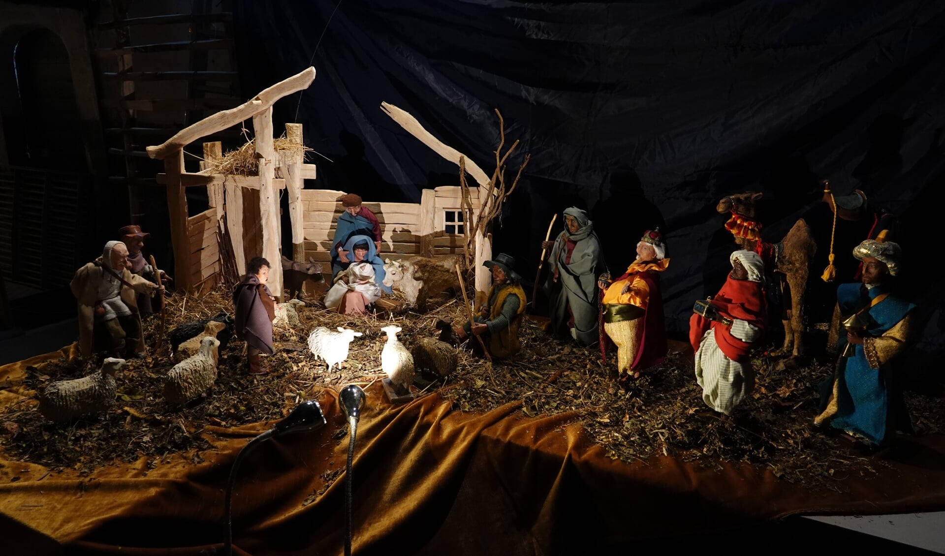 Een grote verscheidenheid aan kerststalletjes is deze maand twee weekenden te bewonderen in boerderij Winkels in Gelselaar. Foto: PR