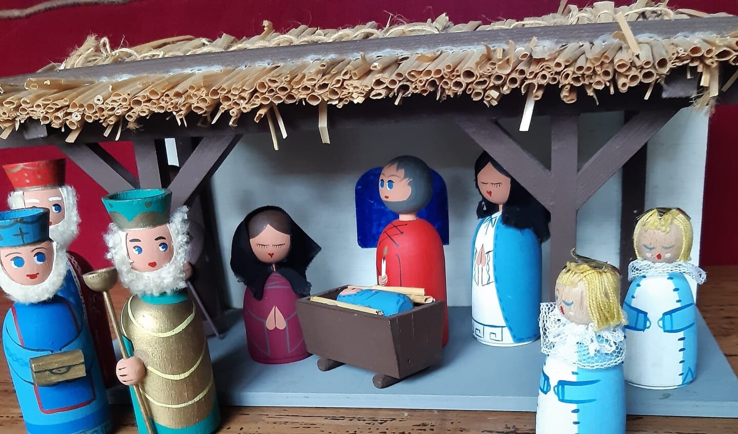 Jannie Wesselink uit Neede exposeert haar bijzondere collectie kerststalfiguren. Foto: PR