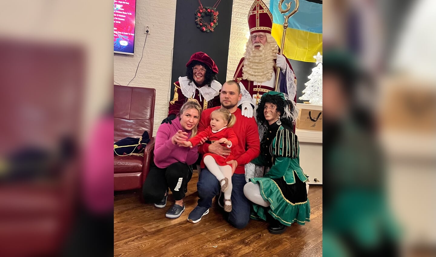 Oekraïne kinderen kregen bezoek van Sinterklaas en de Pieten. Foto: PR WUh