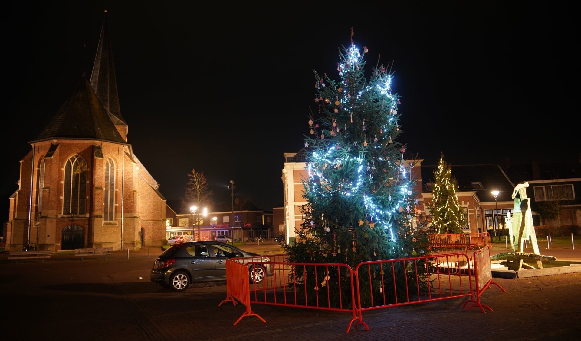 Kerstboom op Prins Clausplein. Foto: Frank Vinkenvleugel