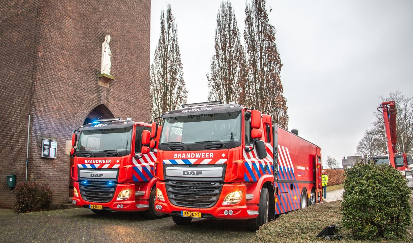 Bluswerkzaamheden van brandweerkorpsen uit de regio Noord- en Oost-Gelderland in Drempt. Foto: Liesbeth Spaansen