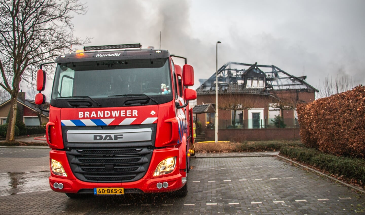 Bluswerkzaamheden van brandweerkorpsen uit de regio Noord- en Oost-Gelderland in Drempt. Foto: Liesbeth Spaansen