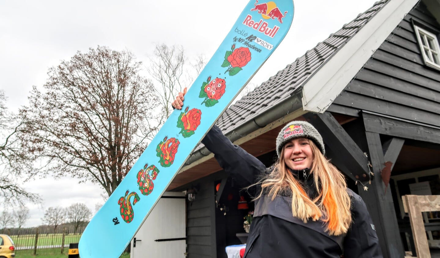 Na een groot sportief avontuur met als hoogtepunt een zesde plek in de big air-finale is snowboardster Melissa Peperkamp weer terug in Zelhem. Foto: Luuk Stam
