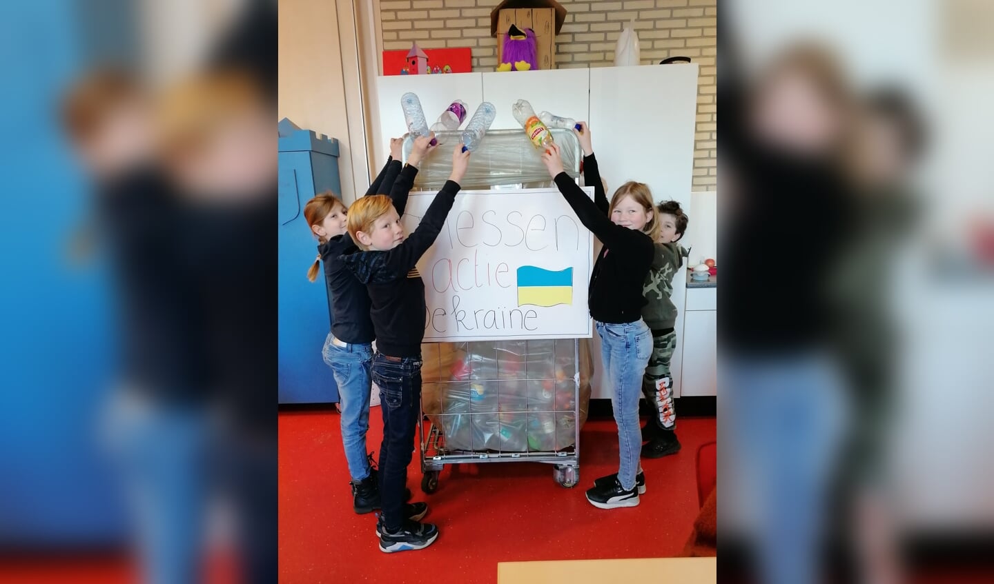 Lege flessen-actie voor Oekraïne bij basisschool Op d’n Esch. Foto: PR