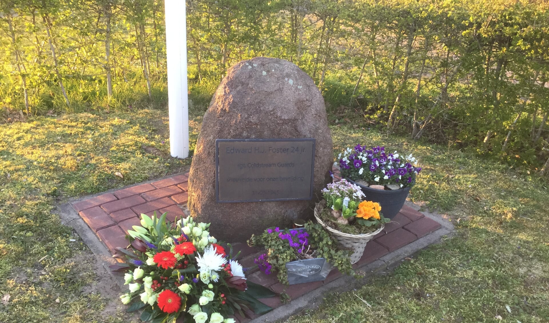 Het monument ter ere van de gesneuvelde Brit Edward Foster. Foto: PR/4 en 5 comité Neede 