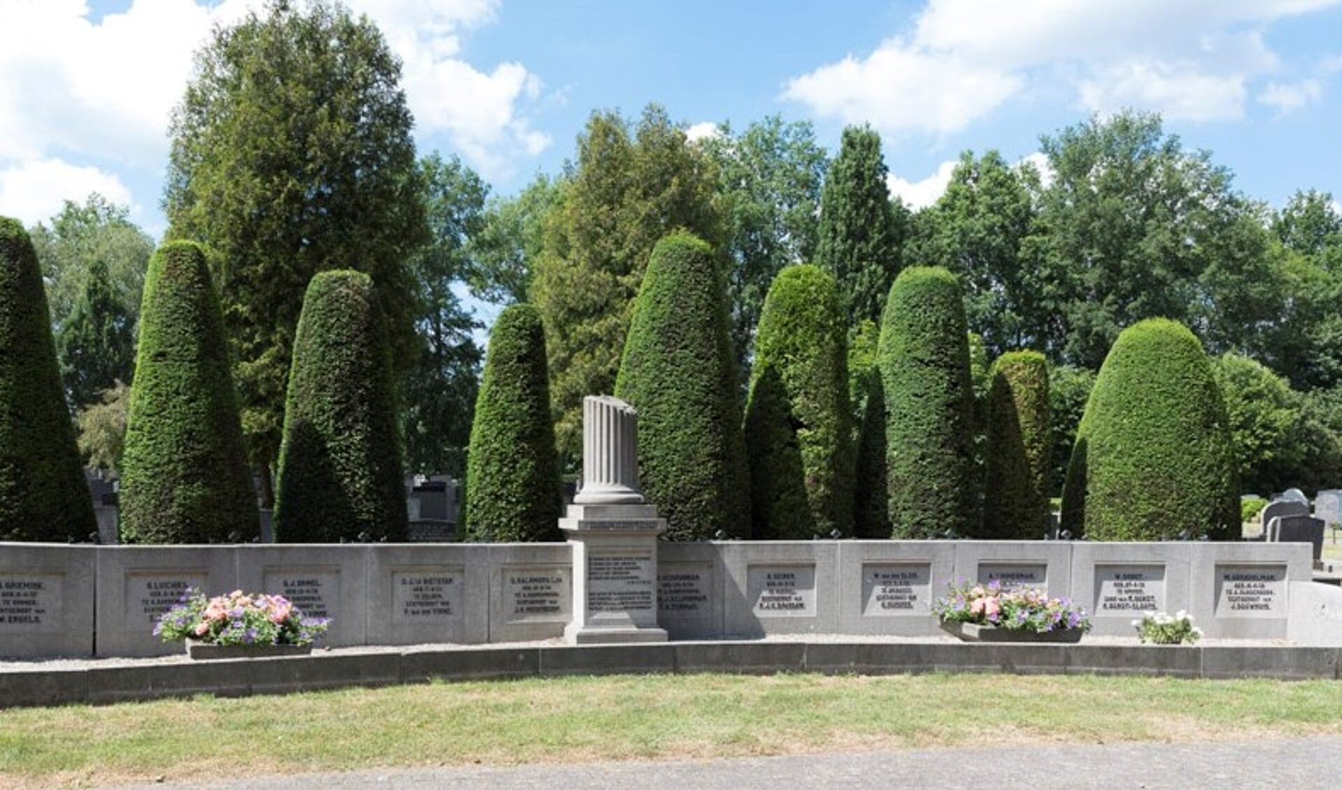Monument voor de twaalf mannen van de trouwgroep in Bergentheim. Foto: PR