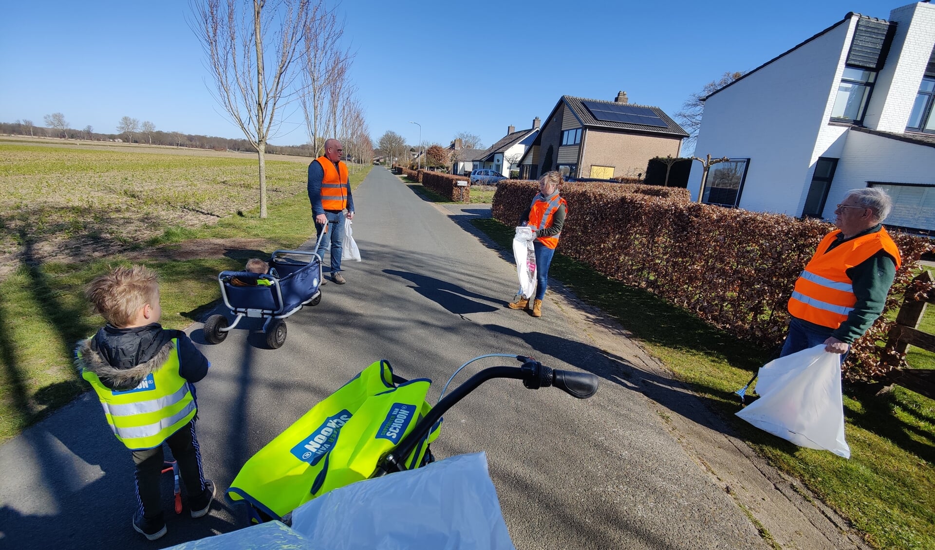 Zwerfafval opschoondag in Hummelo, Keppel en Eldrik. Foto: Ineke Ruijsch