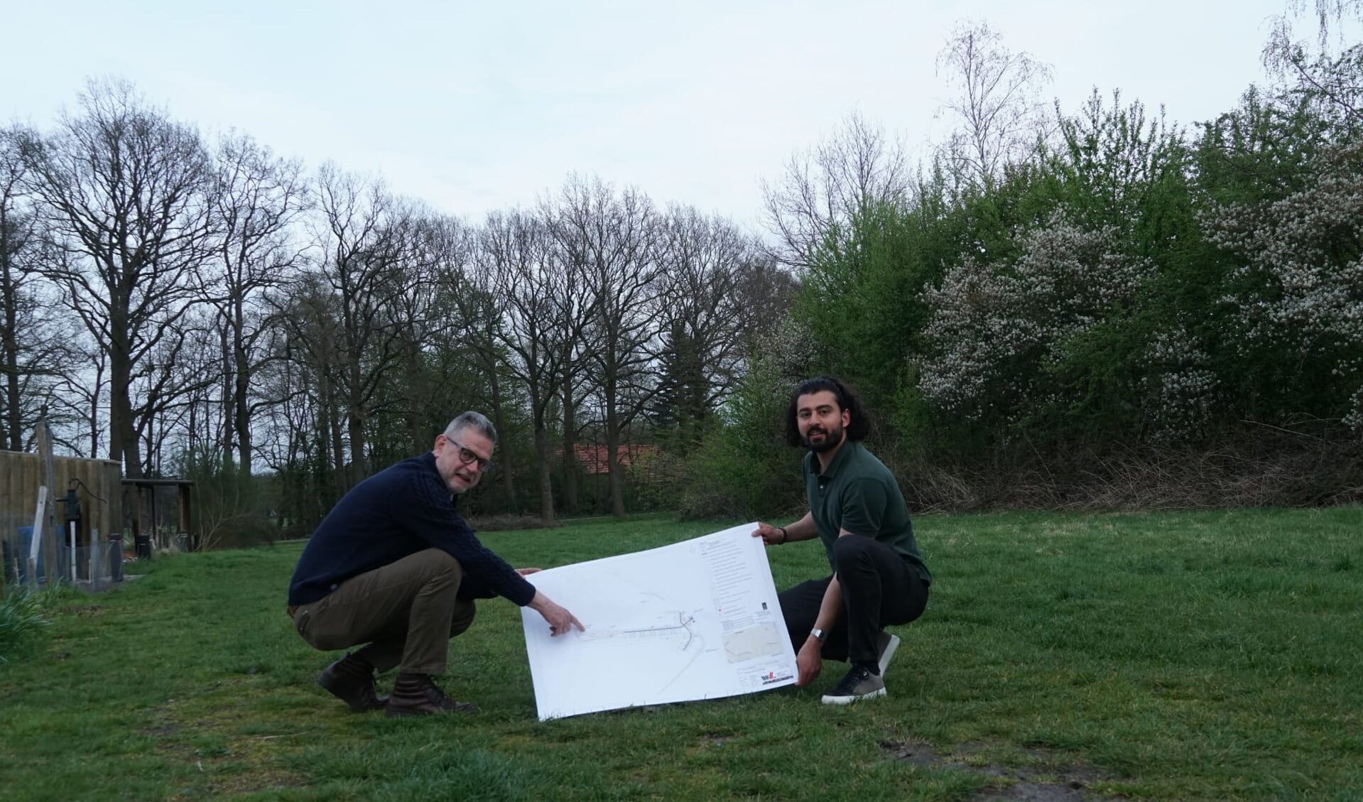 Leden van de initiatiefgroep zien de mogelijkheden op de locatie aan de Zwilbroekseweg. Foto: PR