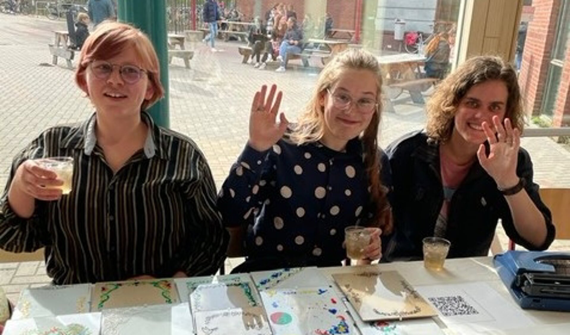 Leerlingen Vrijeschool Zutphen halen tijdens het benefiet '12 uur voor Oekraïne' ruim 6000 euro op. Foto: PR