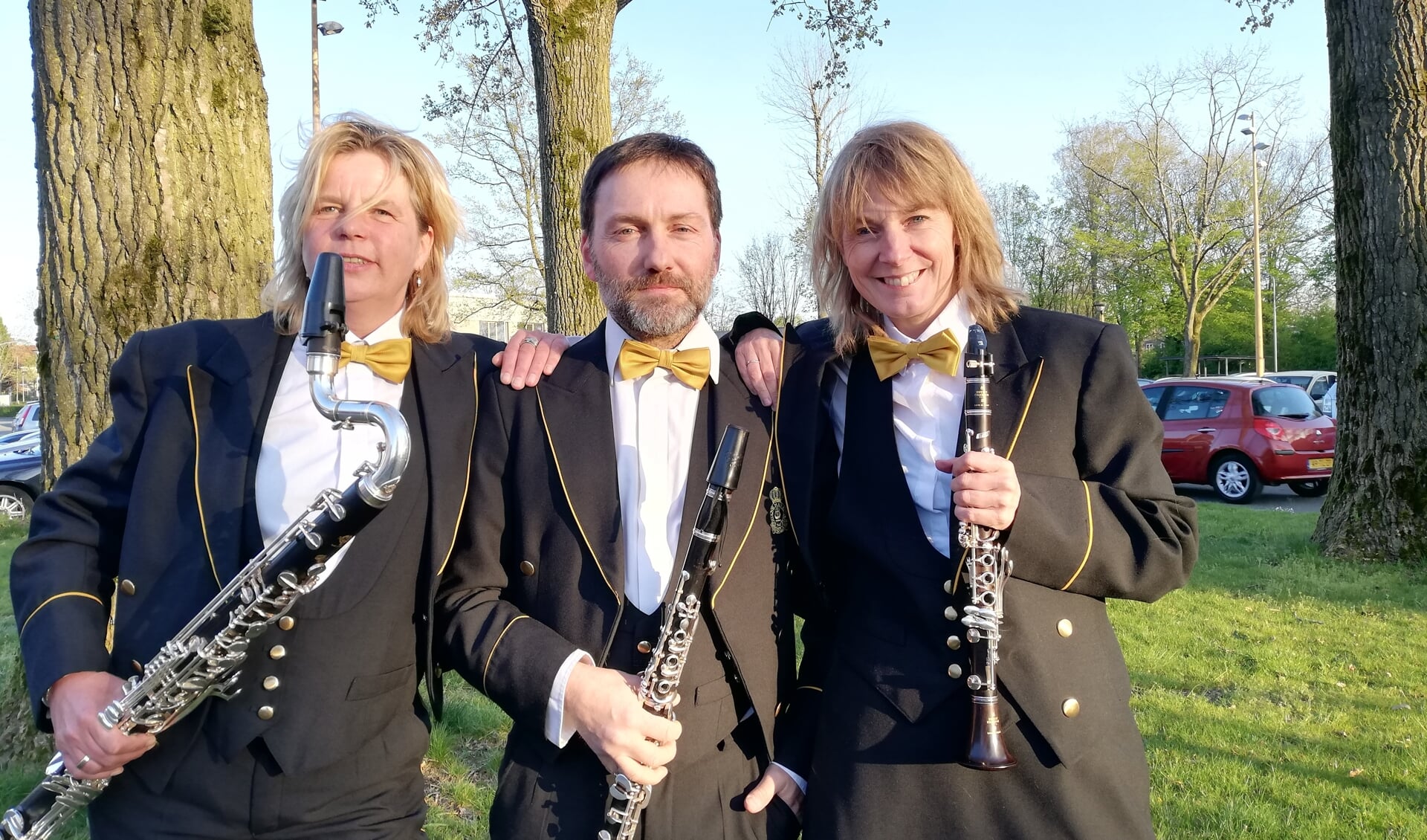 De drie gastdocenten, muzikanten in het Nederlands Douane Orkest, is vrij van rechten (v.l.n.r. Hadewych van Leeuwen, Christof May en Judith Kruize). Foto: PR