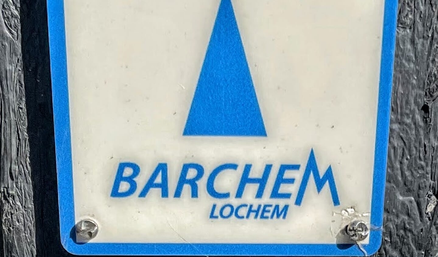 Een herkenbaar Barchems routebordje. Foto: Henri Bruntink