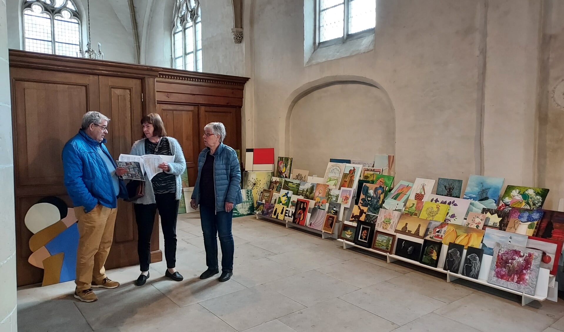 Zaterdag werden de werken van de schildersgroep van de WUh verkocht. Foto: Catharina de Fauw 