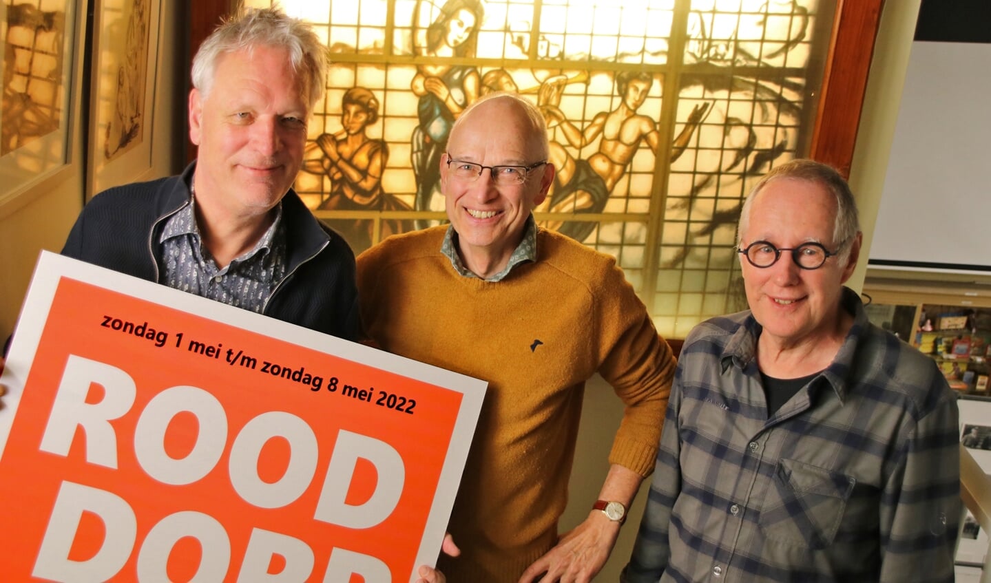 Rood Dorp te zien van 1 tot en met 8 mei. Van links naar rechts: Ubel, Chrit en Sjoerd. Foto: Wim te Selle, Museumfabriek Winterswijk