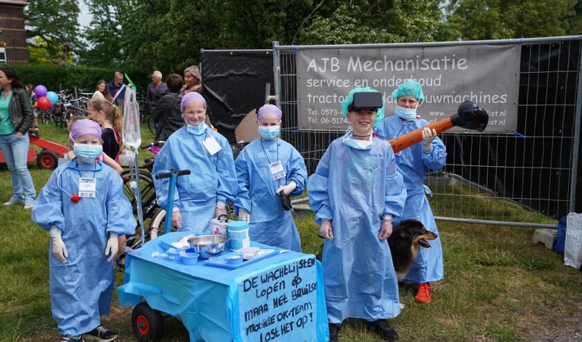 De creativiteit onder de kinderen was tijdens de optocht groot. Foto: Wilma Arink.