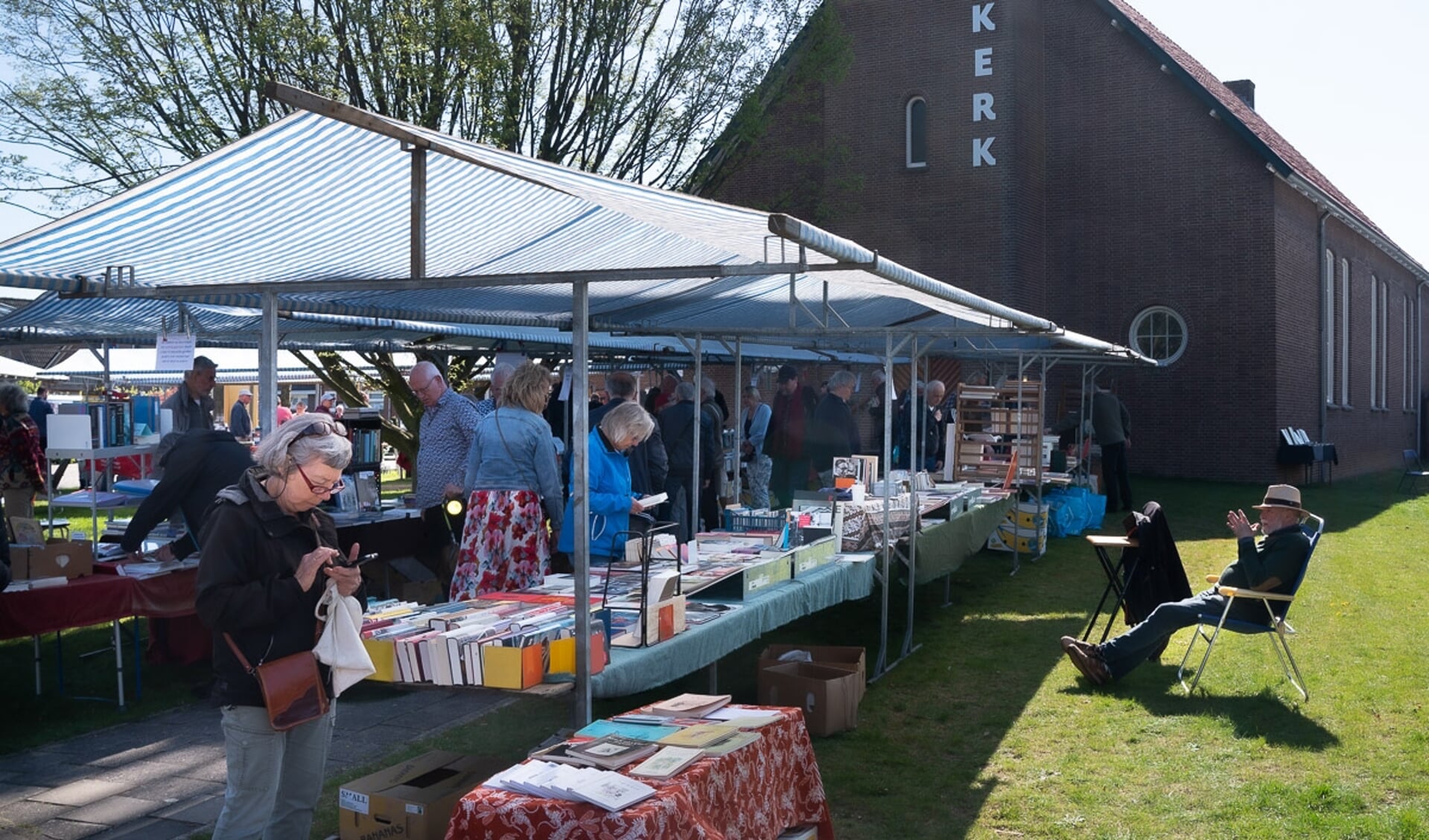 Pinksterboekenmarkt bij de Koppelkerk. Foto: PR