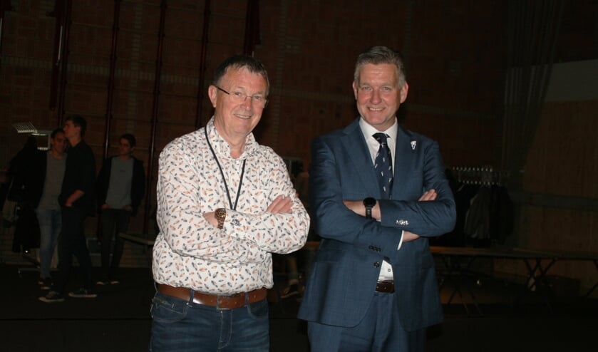 Organisatiemedewerker Herman ter Haar (links) en voorzitter Spiegelingen Walter Leemreize. Foto: Jos Betting
