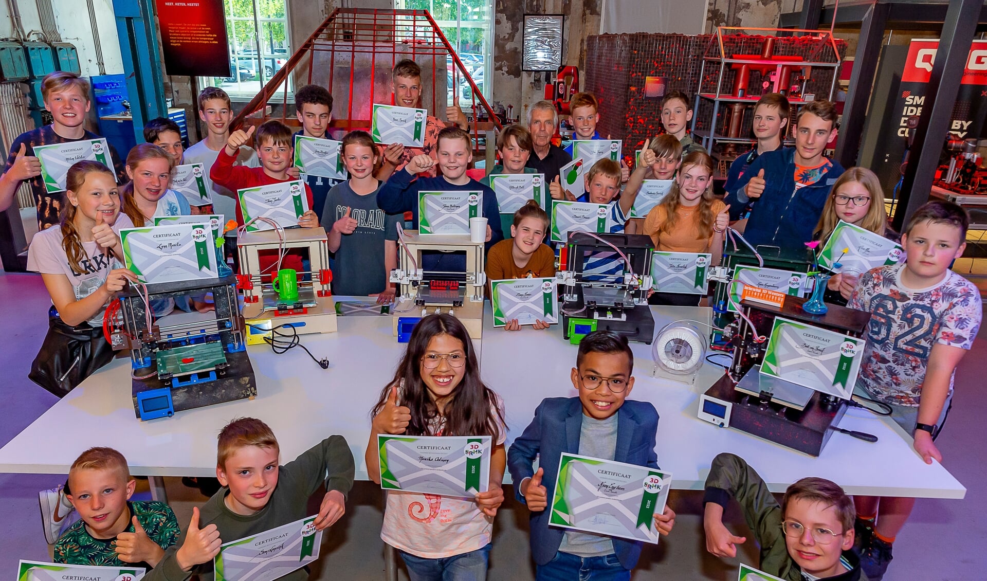De uitreiking van de certificaten van de 3D-printers bij CIVON in Ulft. Foto: Henk van Raaij