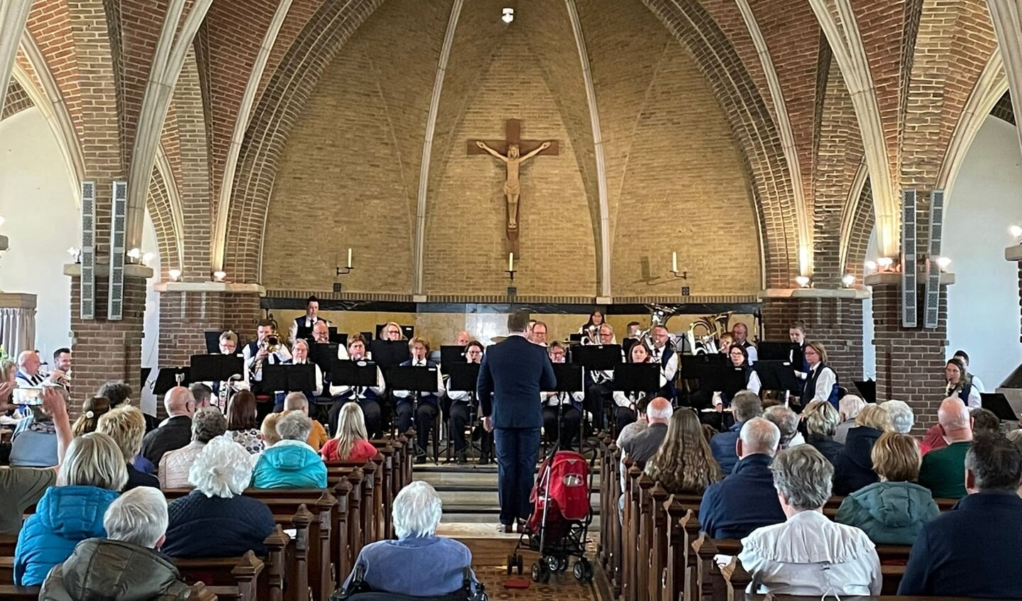 Concert Koninklijke Harmonie Concordia in de Sint Willibrorduskerk in Hengelo. Foto: Elles Oldenhave