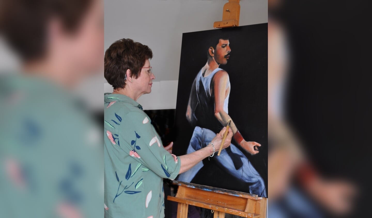 Een schilderij in wording van Freddie Mercury. Foto: Rita Jansen-Wijnroks 