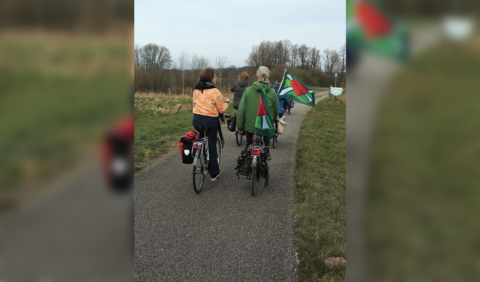 Langs de IJssel tijdens de fietstocht voor het klimaat in Doetinchem. Foto: PR