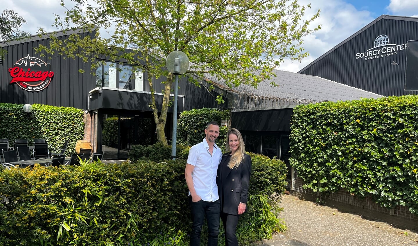Jorik Meijer en Angelita Peters zijn per 1 mei de trotse eigenaars van het Sourcy Center in Zieuwent. Foto: eigen foto
