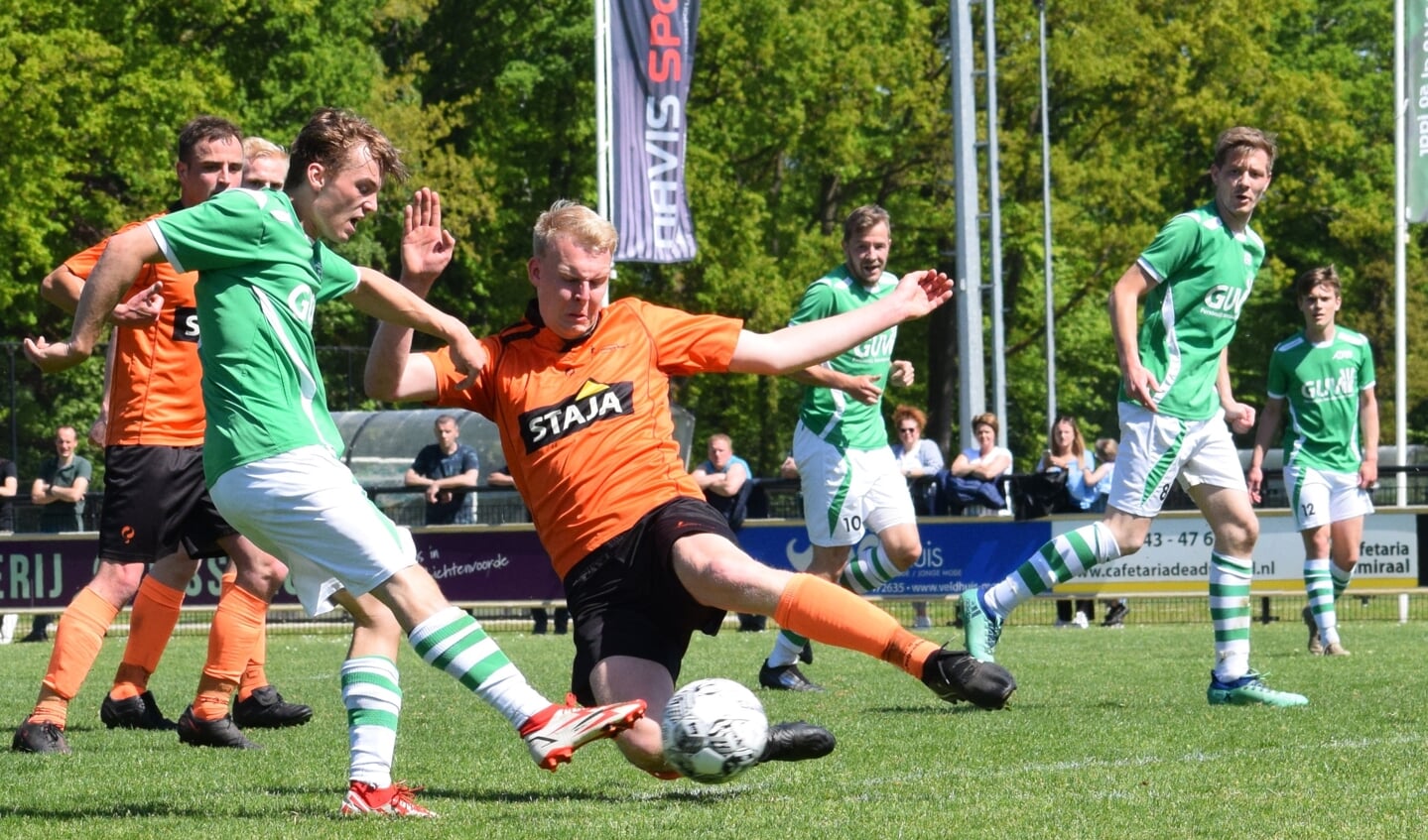 Een duel uit de wedstrijd AD'69 tegen Keijenburgse Boys. Foto: PR