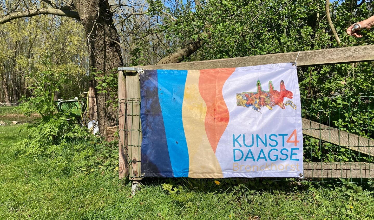 Deelnemende locaties zijn herkenbaar door de Kunst4daagsevlag. Foto: PR