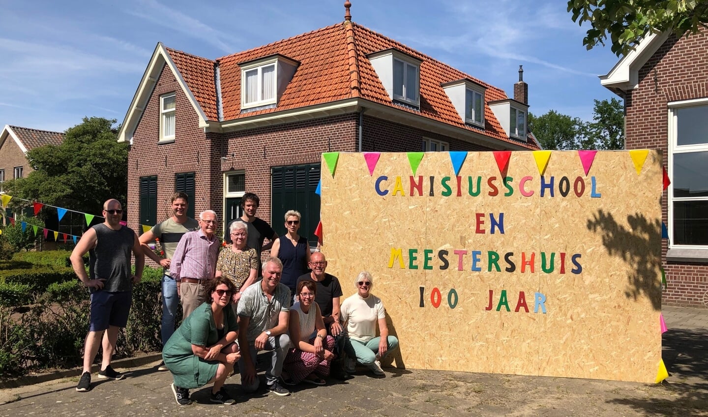 De buurt bij het honderd jaar oude Meestershuis aan de Kerkstraat in Harreveld. Foto: M. Krabbenborg