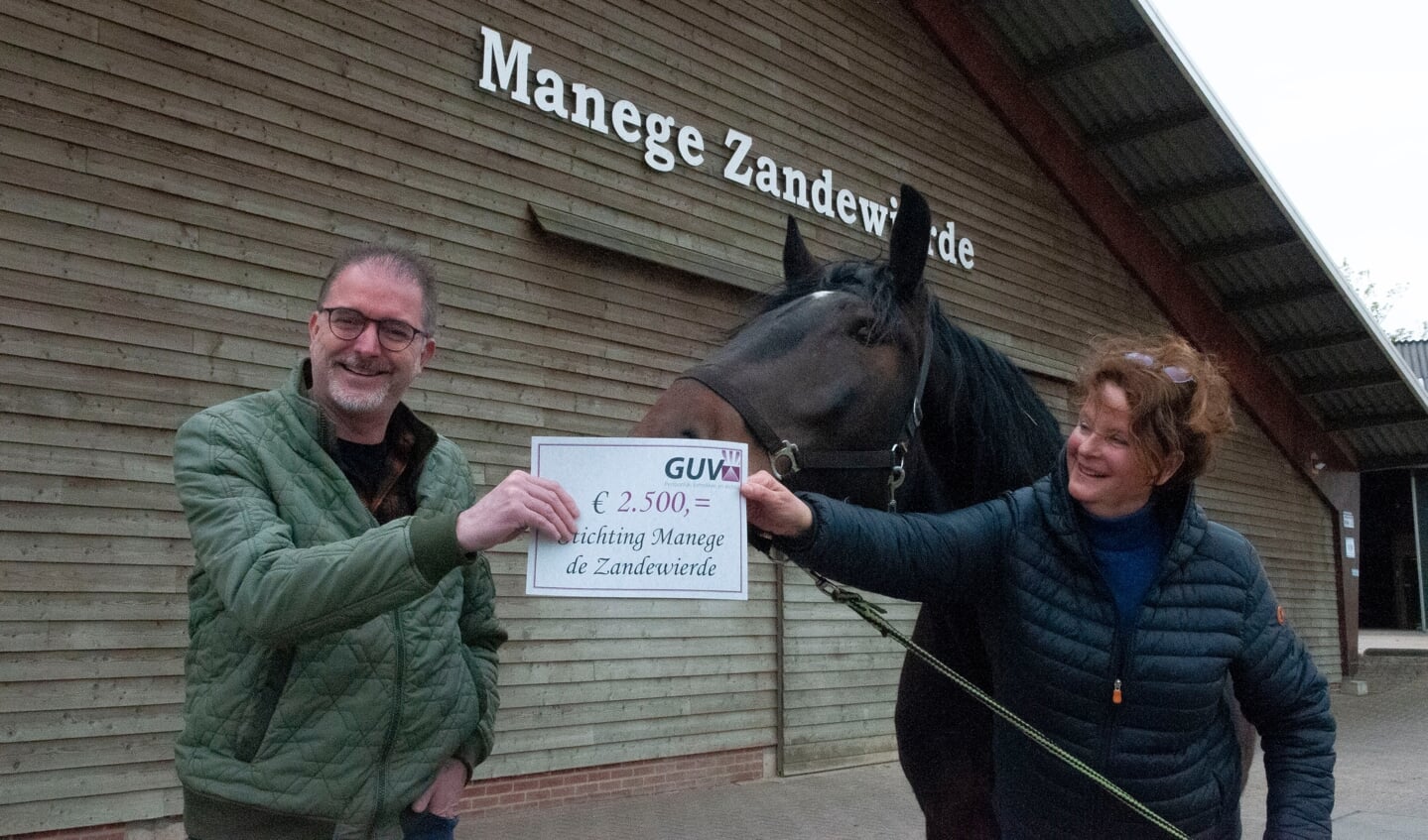 Marco van Lochem (links) paard Viktor en Marjan Prins. Foto: Bert van Asselt