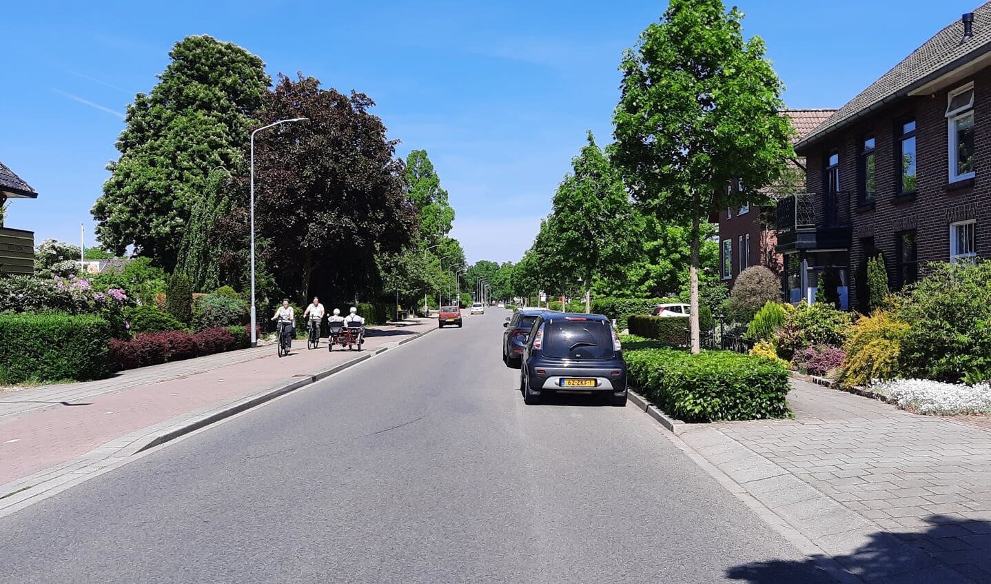 De Lievelderweg in Lichtenvoorde, hier gezien vanaf de rotonde bij Leemreize richting Lievelde. Foto: Kyra Broshuis
