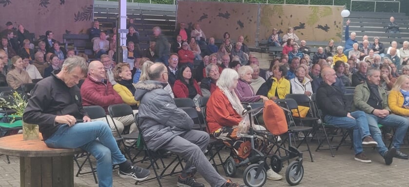 Openluchttheater Eibergen, tijdens de veiling op de Benefietavond voor Oekraïne. Foto: Rob Stevens