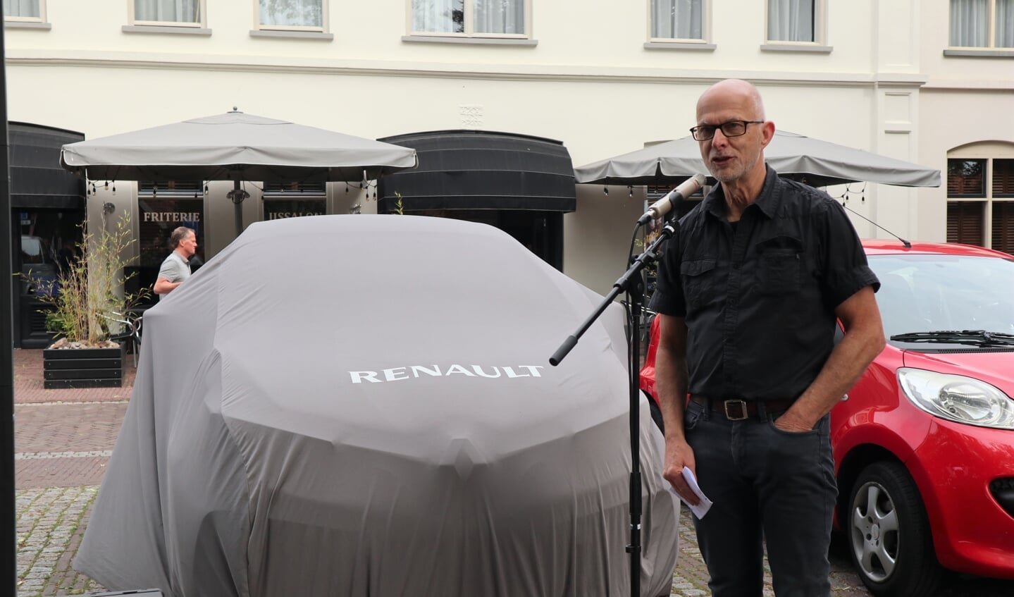 Bert Weevers, ECB, spreekt over de voordelen van de deelauto. Foto: PR