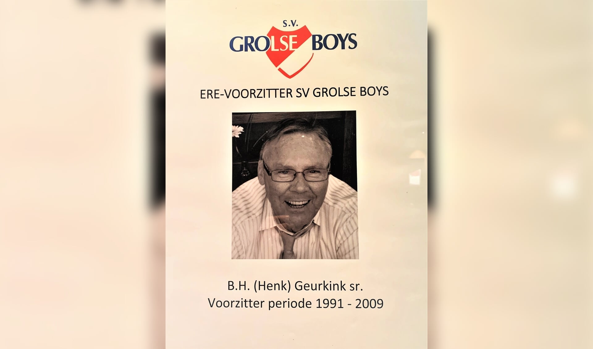 De herinnering aan Erevoorzitter Henk Geurkink van Grolse Boys wordt hooggehouden. Foto: Theo Huijskes