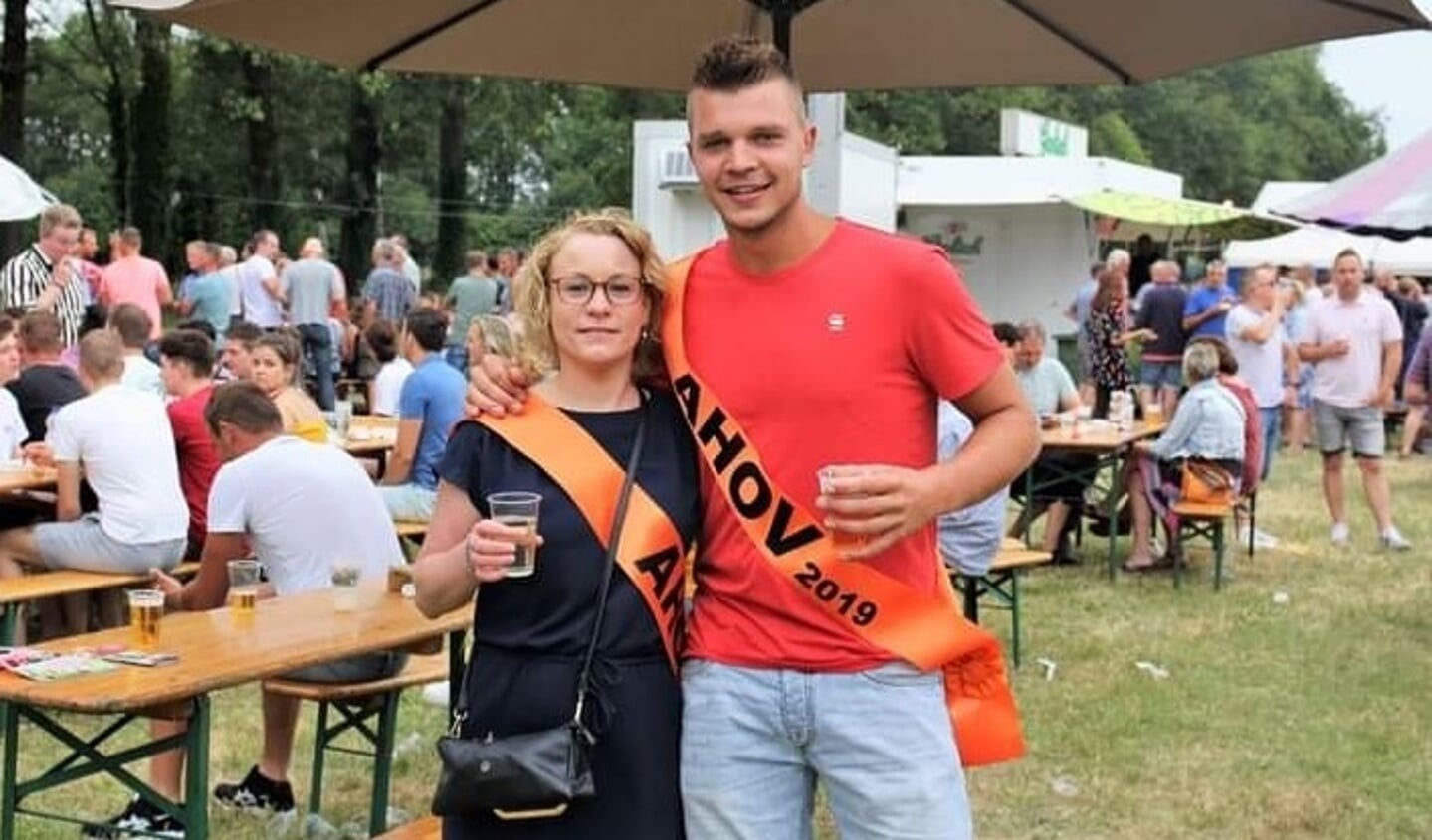 Koningspaar Oranjefeest in De Heurne. Foto: PR