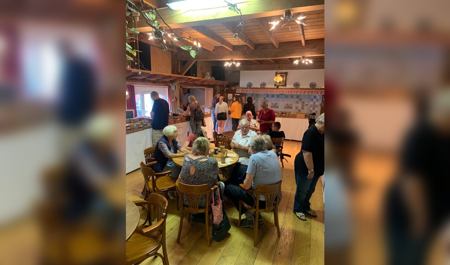 Er waren gezellige zitjes waar men kon genieten van koffie/thee met zelfgebakken kruidkoek, en van soep met een broodje. Foto: PR