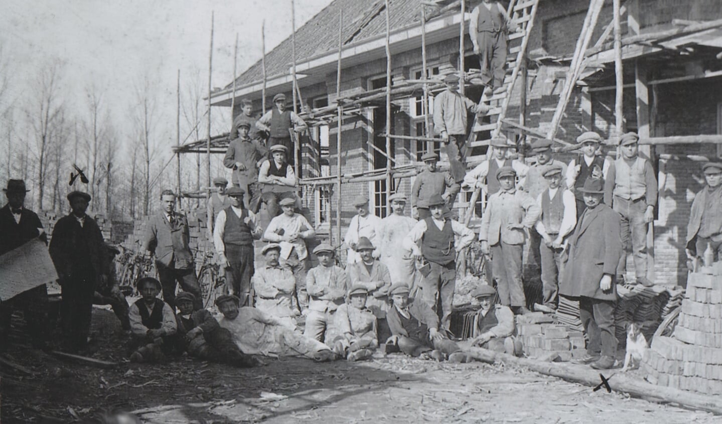 De St. Jozefschool Zieuwent in aanbouw. Foto: archieffoto