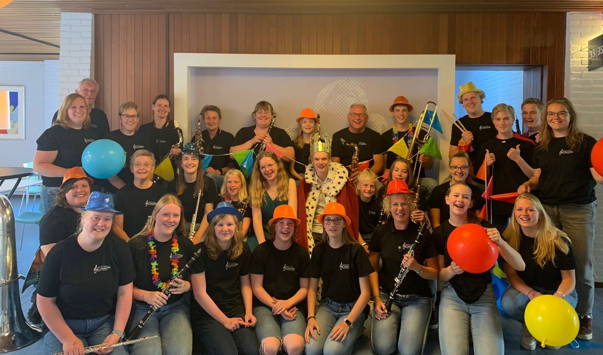 Het LINK-orkest van Concordia na het behalen van de wisselbeker bij de afdeling gevorderden op het muziekfestival in Doetinchem op 22 mei. Foto: PR Concordia
