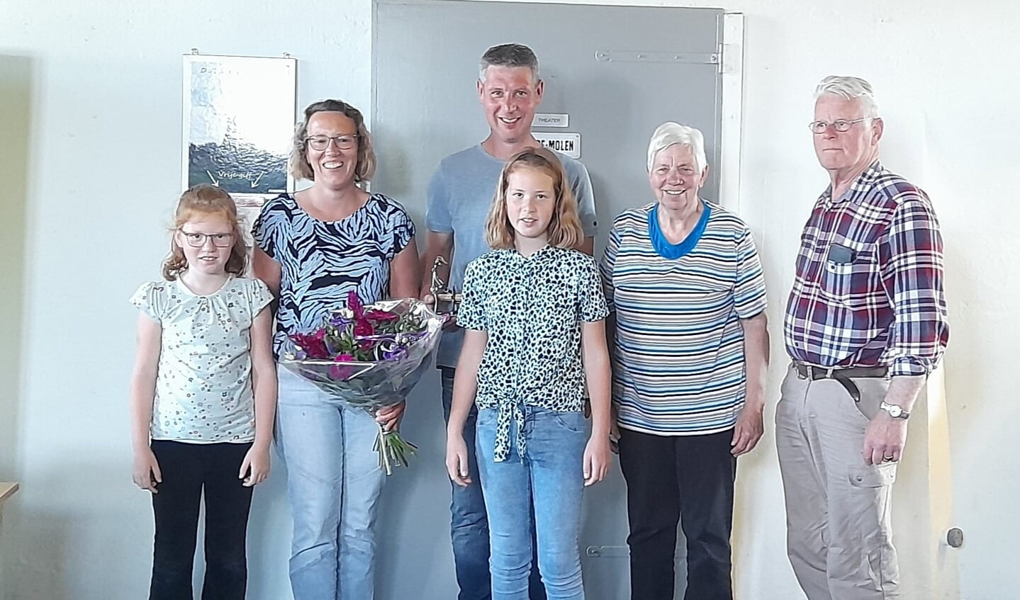Else, Annet, Marc en Lotte Berenpas en Annie en Henk Ruiterkamp (v.l.n.r.). Foto: Anneke Eelderink