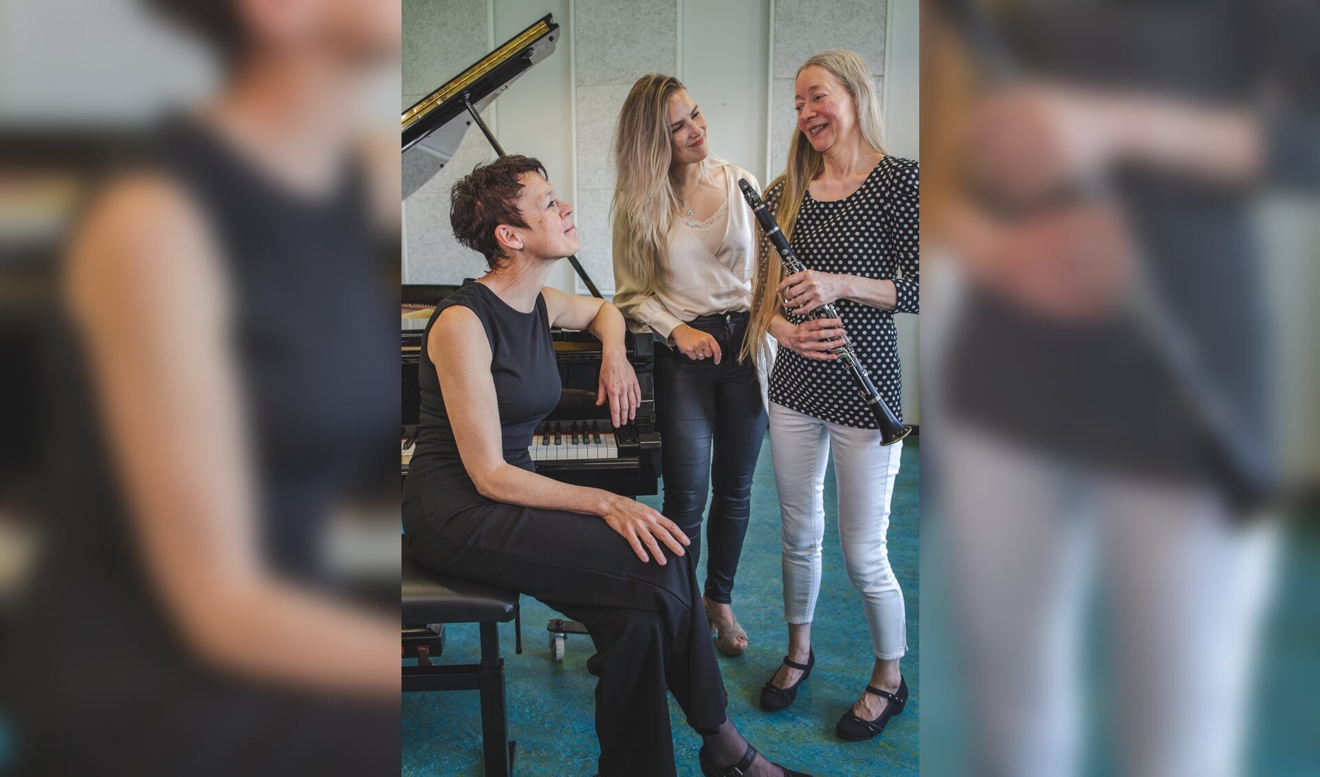 Monique van der Ven, Fraudau van der Woude en Jannie Reijenga, piano, zang en klarinet. Foto: PR