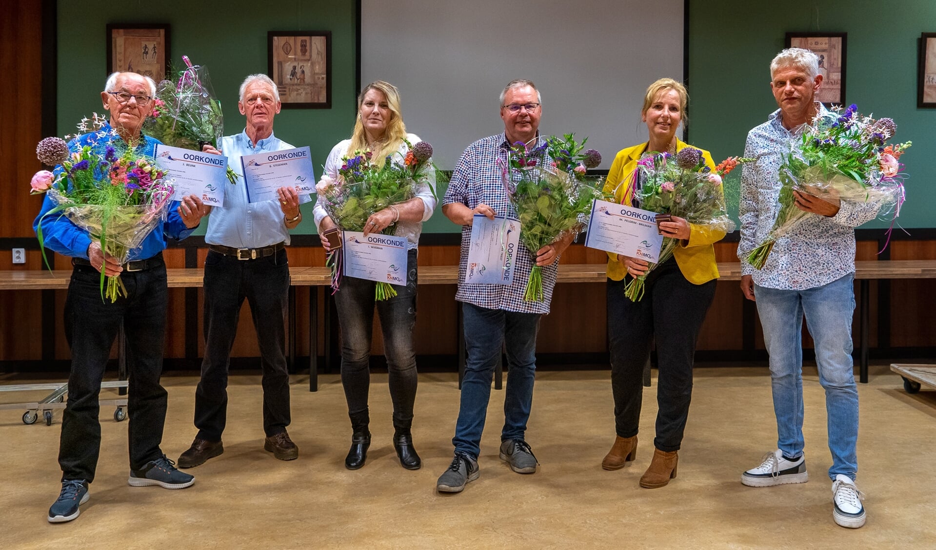 V.l.n.r.: Johan Beunk, Bert Stegeman, Iet Wijgman, Johnny van Triest, Monique Pelgrim en Theo Klein Bleumink. Arianne Klein Bleumink ontbreekt op de foto. Foto: Ewald Hendriks