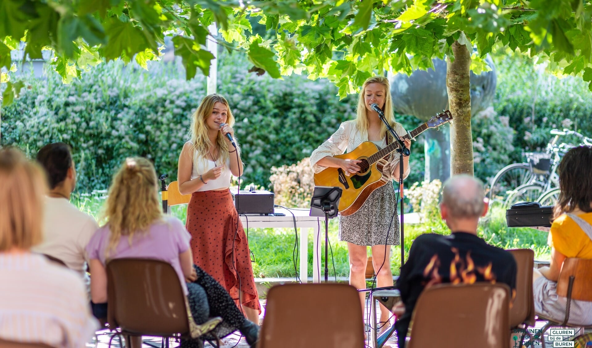 Er zijn optredens van lokale podiumkunstenaars te zien in huiskamers en tuinen in alle wijken. Foto: Sabine van Nistelrooij