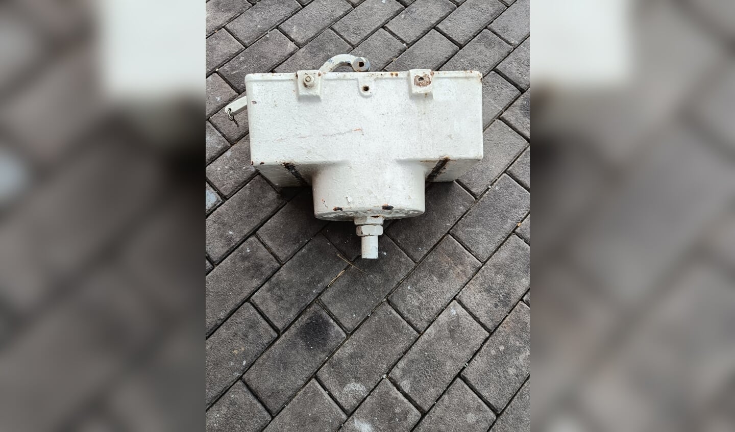 Stortbak van een wc, gemaakt bij Vulcaansoord in Gaanderen.