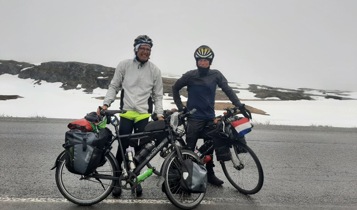 Everhardt Lubbers en Erwin van Loo fietsen naar De Noordkaap. Eigen foto