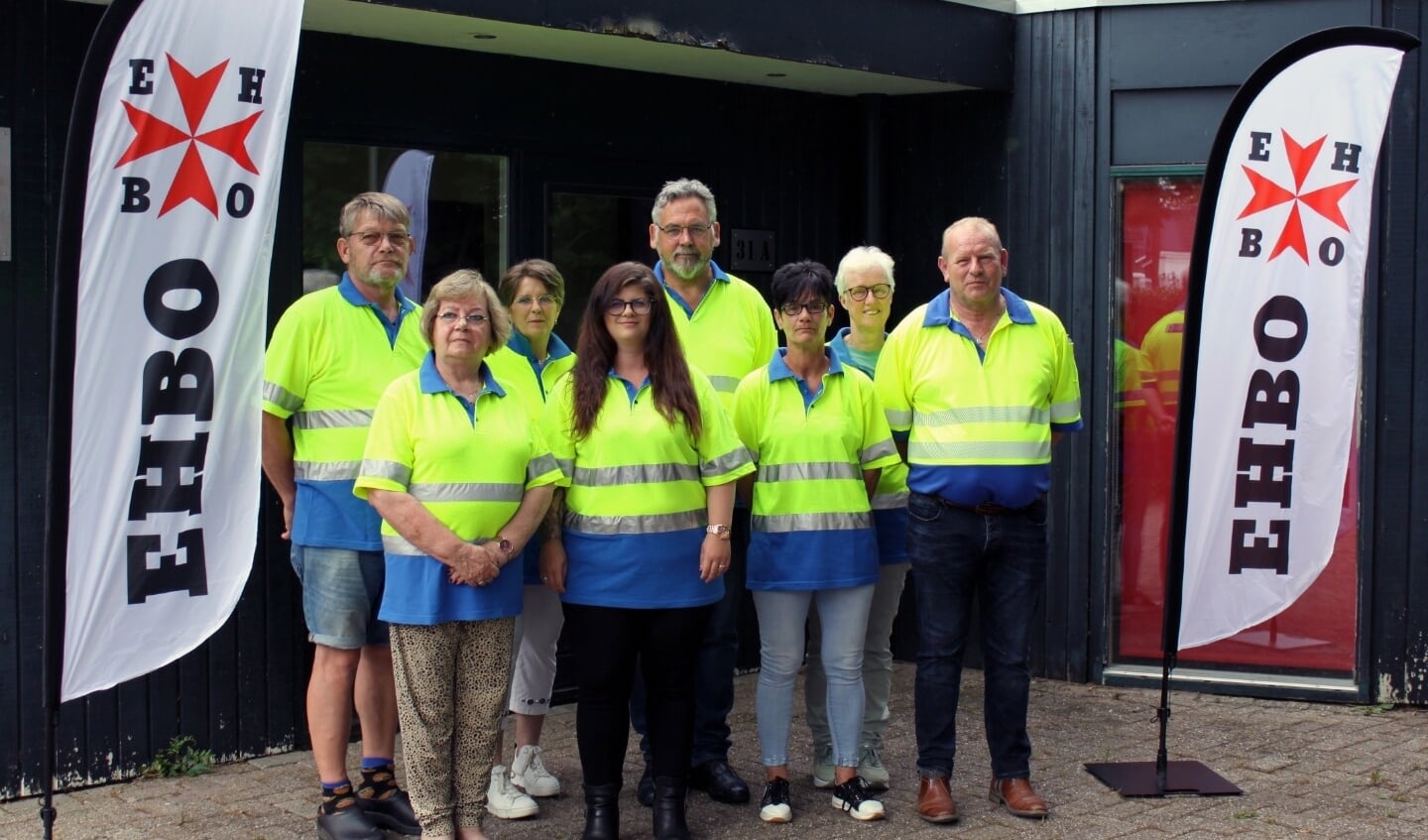 Het bestuur van EHBO Lichtenvoorde-Groenlo: (vlnr) René Garstenveld, Joke Kolkman, Karin Gierkink, Amber Vereijken, Henk Rewinkel, Jarla Huinink, Marloes Kroekenstoel en Carol Temming. Op de foto ontbreekt John Damman. Foto: PR
