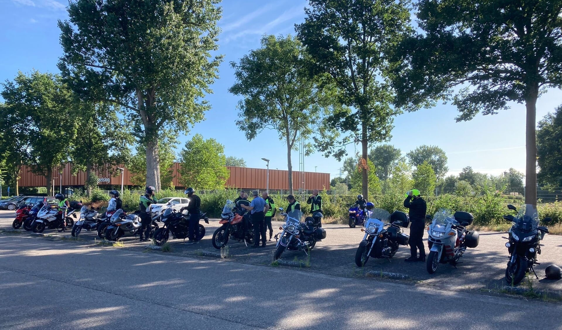 Deelnemers aan een tourrit. Foto: Joost van Blokland 