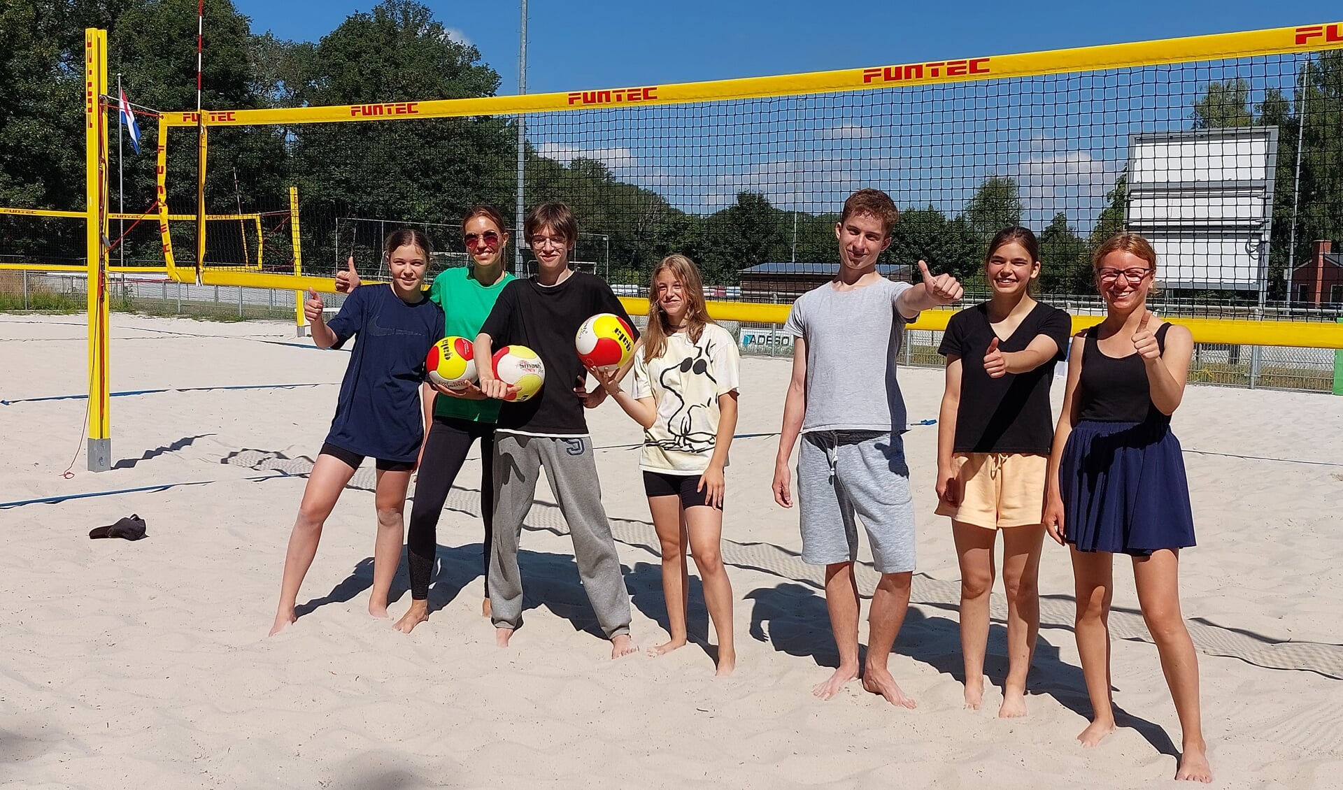 De jongeren voelden zich helemaal thuis op het Winterswijkse zand. Foto: PR