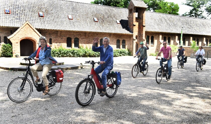 Pauzepunt bij de abdij van Slangerburg. Foto: Roel Kleinpenning